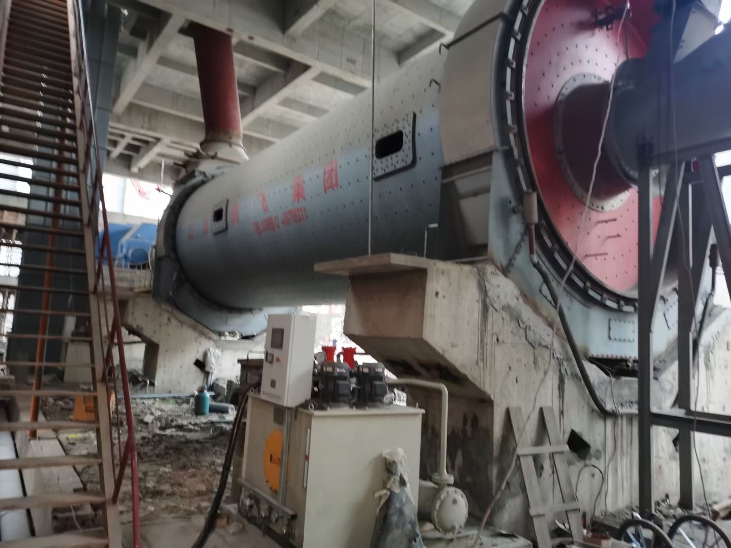 江蘇宜興東一建材年產(chǎn)200萬(wàn)噸水泥生產(chǎn)線機(jī)電及鋼結(jié)構(gòu)項(xiàng)目